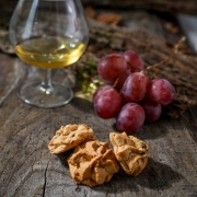 Cognac macaroon - Macaroons retail : alcoholic macaroons - La Biscuiterie Lolmede