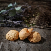  MACARON MANGUE - Les macarons fruités - La Biscuiterie Lolmede