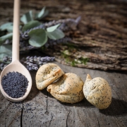 MACARON PAVOT - Les macarons du terroir - La Biscuiterie Lolmede