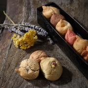 La Biscuiterie Lolmede : Les boîtes, cagettes et cornet de macarons -  LA RÉGLETTE DE 9 MACARONS