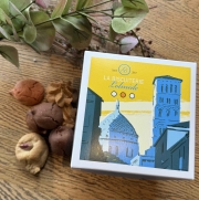 La Biscuiterie Lolmede : Les boîtes, cagettes et cornet de macarons - LA BO&Icirc;TE BD DE 500GR DE MACARONS ASSORTIS