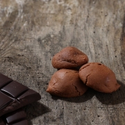 La Biscuiterie Lolmede : Les macarons parfumés - MACARON  CHOCOLAT