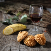 La Biscuiterie Lolmede : Les macarons alcoolisés - MACARON BANANE RHUM
