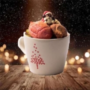 La Biscuiterie Lolmede : La vaisselle - LE MUG NOËL MACARONS, CHOCOLATS ET FRIANDISES