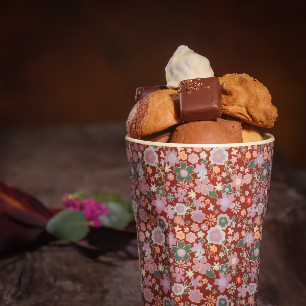 La Biscuiterie Lolmede :  - LE MAXI MUG RICE MACARONS ET CHOCOLATS