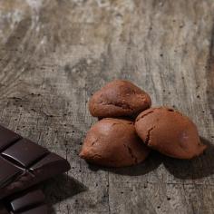 Chocolate macaroon - La Biscuiterie Lolmede