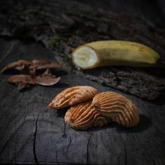 Banana macaroon - La Biscuiterie Lolmede