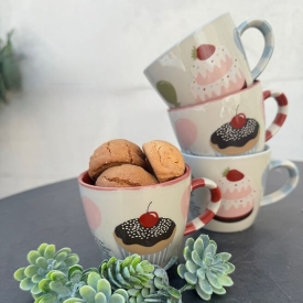 Mug with macaroons - La Biscuiterie Lolmede