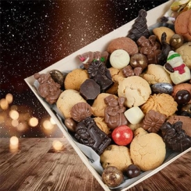 The big wood  box with  chocolates and macaroons - La Biscuiterie Lolmede