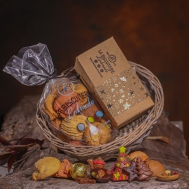 The Macaroons and Chocolate Basket - La Biscuiterie Lolmede